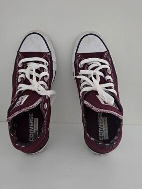 Converse Chuck Taylor Low Top Sneakers - Burgundy White